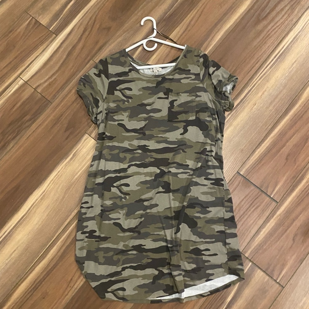 Camo pocket tee shirt